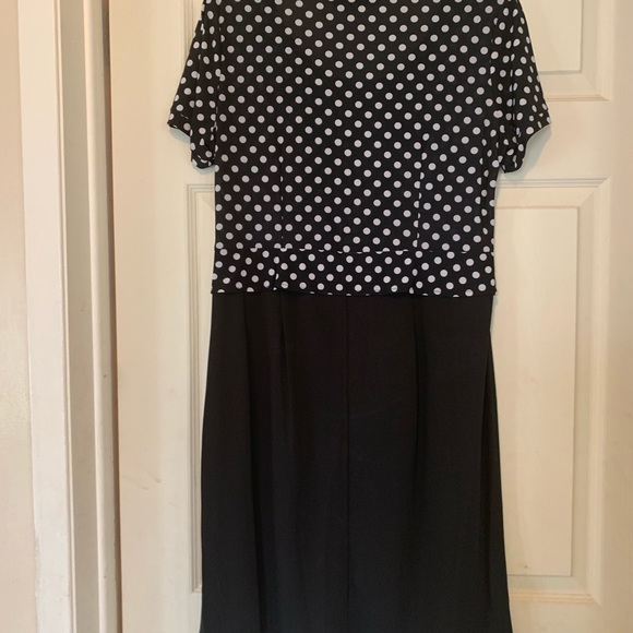 Beautiful Black polka dot dress - Picture 4 of 4